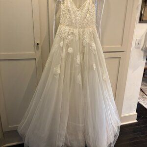 Monique L'Hullier Severine Wedding Gown